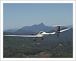 Dimona_Glider_Flying_Byron_Bay_Mt_Warning.jpg