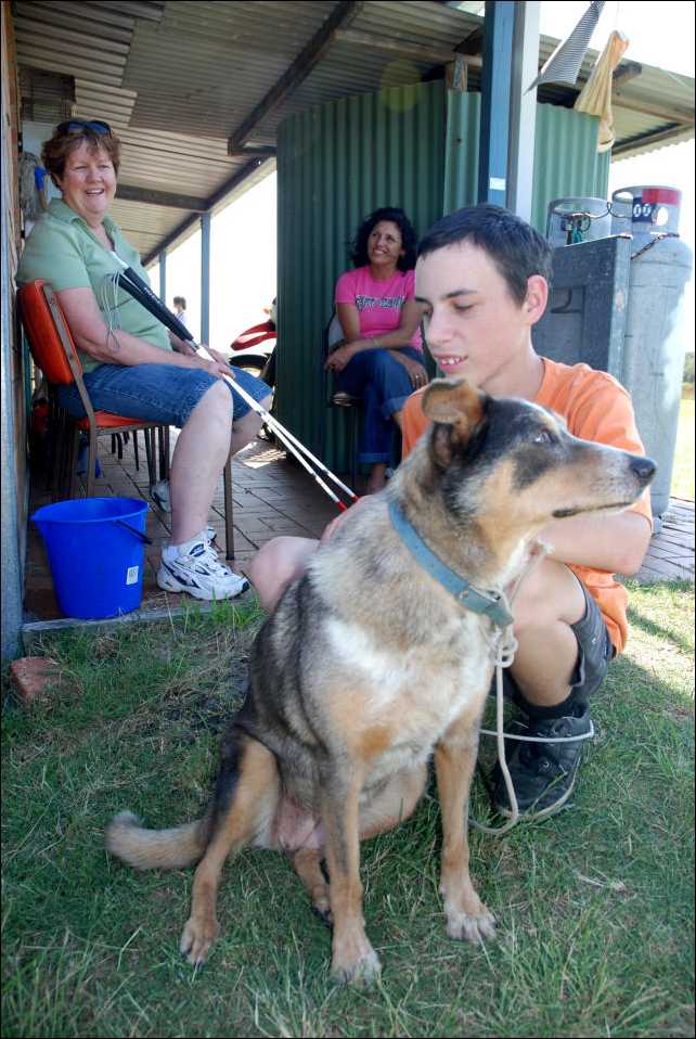 blind_kids_DSC_4565_dog.JPG