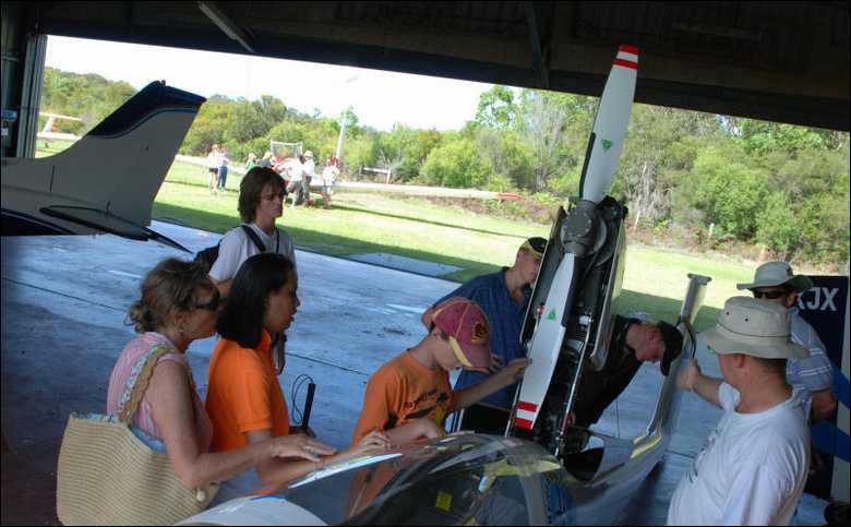 blind_kids_DSC_4572_hangar.JPG