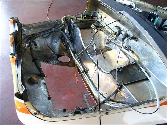 Dimona_H36_Engine_Bay_empty_starboard_side_view.jpg