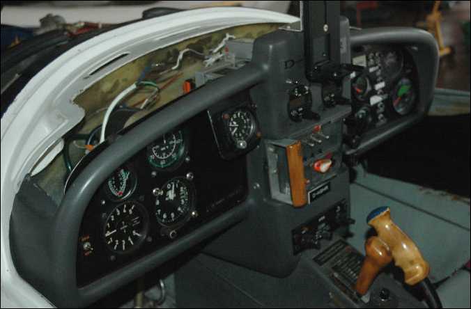 Dimona_II_Instrument_Panel.jpg