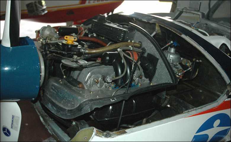 Dimona_MkII_Engine_Bay.jpg