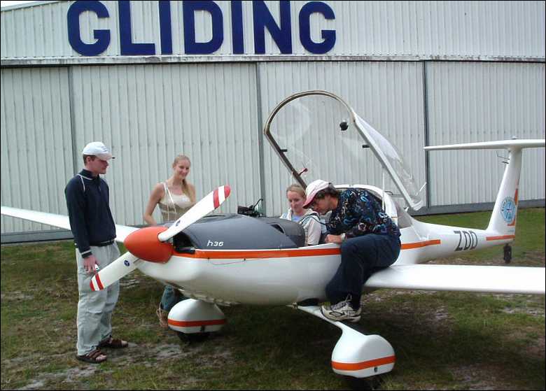 H36_outside_hangar.jpg