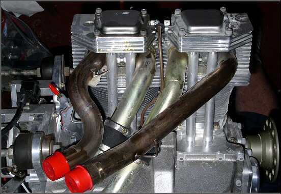 Jabiru_4_cyl_engine_-_induction_exhaust.jpg