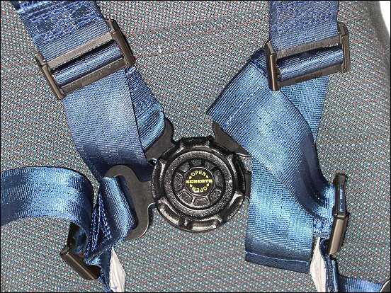 Ventus_2xT_Schroth_Glider_Harness_Seatbelts.jpg